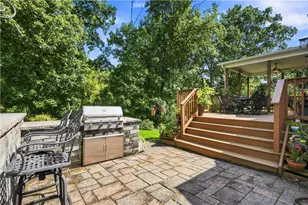 1038 Blackberry Dr, Pittsburgh, PA 15143 - Photo 41