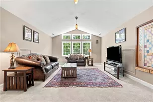 1038 Blackberry Dr, Pittsburgh, PA 15143 - Photo 23
