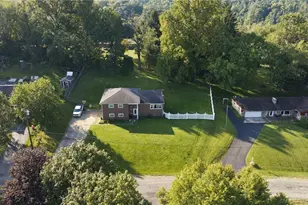732 Morningstar Dr, Franklin Township, PA 16117 - Photo 3