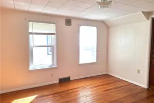 712 Line Ave, Ellwood City, PA 16117 - Photo 5