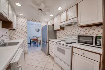 5600 Munhall Rd #302, Pittsburgh, PA 15217 - Photo 13