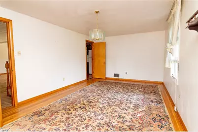 135 Spring Grove Rd, Pittsburgh, PA 15235 - Photo 9