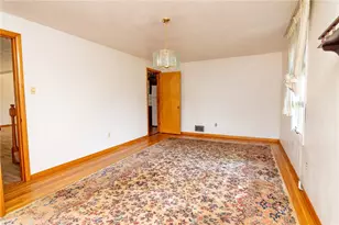 135 Spring Grove Rd, Pittsburgh, PA 15235 - Photo 9
