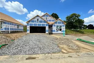 213 Muirfield Ct, Center Township, PA 16001 - Photo 1