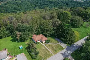 194 Woodridge Dr, Brighton Township, PA 15009 - Photo 7
