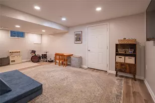 131 E Bruceton Rd, Pittsburgh, PA 15236 - Photo 27