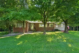 1101 Woodside Ave, Ellwood City, PA 16117 - Photo 1
