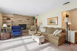 1101 Woodside Ave, Ellwood City, PA 16117 - Photo 9