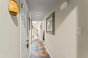 1585 Pineview Dr, Pittsburgh, PA 15241 - Photo 11