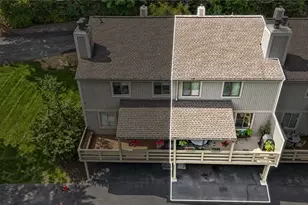 1585 Pineview Dr, Pittsburgh, PA 15241 - Photo 3
