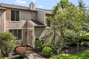 1585 Pineview Dr, Pittsburgh, PA 15241 - Photo 1
