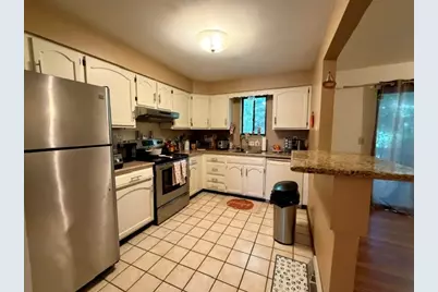 608 Maplewood Ct, Ross Twp, PA 15237 - Photo 5