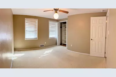 5176 Janie Dr, Pittsburgh, PA 15227 - Photo 9