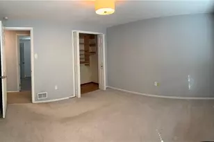 5176 Janie Dr, Pittsburgh, PA 15227 - Photo 11
