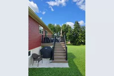 961 Sunset Dr, Center Township, PA 16001 - Photo 5