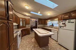215 Glenford Dr, Chicora Boro, PA 16025 - Photo 13