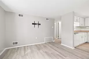 8005 Revere Pl, Hopewell Township, PA 15001 - Photo 11