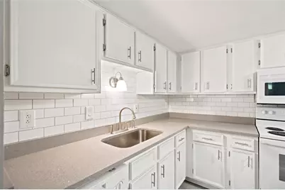 8005 Revere Pl, Hopewell Township, PA 15001 - Photo 9