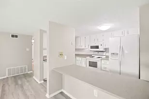 8005 Revere Pl, Hopewell Township, PA 15001 - Photo 7