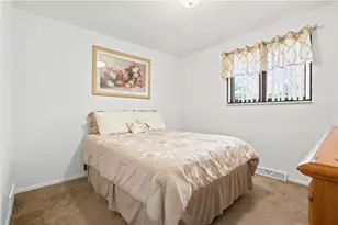 470 Crestview Dr, Pittsburgh, PA 15239 - Photo 15