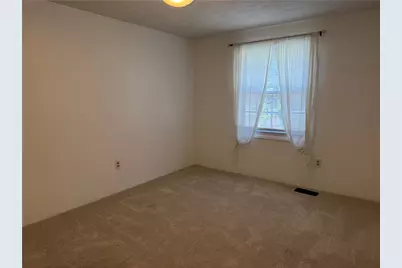 577 Surfside Dr, Pittsburgh, PA 15239 - Photo 19