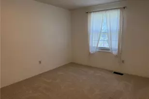 577 Surfside Dr, Pittsburgh, PA 15239 - Photo 19