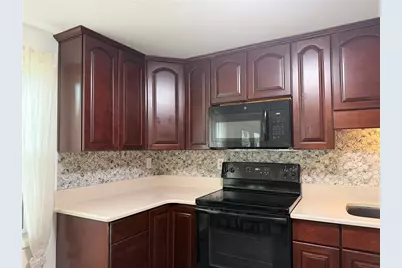 577 Surfside Dr, Pittsburgh, PA 15239 - Photo 9