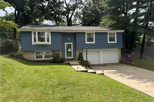 577 Surfside Dr, Pittsburgh, PA 15239 - Photo 1