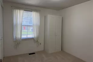 577 Surfside Dr, Pittsburgh, PA 15239 - Photo 17