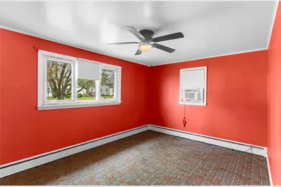 98 Capitol Ct, Farrell, PA 16121 - Photo 7