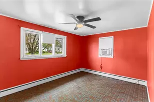 98 Capitol Ct, Farrell, PA 16121 - Photo 7