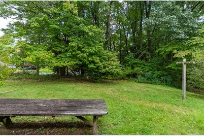 98 Capitol Ct, Farrell, PA 16121 - Photo 27