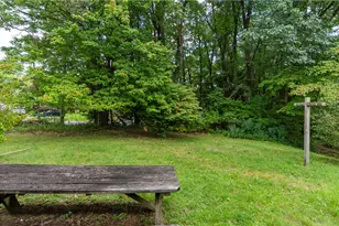 98 Capitol Ct, Farrell, PA 16121 - Photo 27