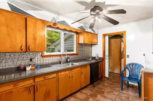 98 Capitol Ct, Farrell, PA 16121 - Photo 23
