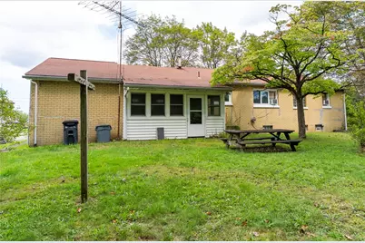 98 Capitol Ct, Farrell, PA 16121 - Photo 29
