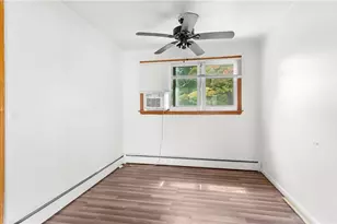 98 Capitol Ct, Farrell, PA 16121 - Photo 13