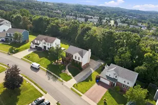 305 Farmcrest, North Fayette, PA 15071 - Photo 7