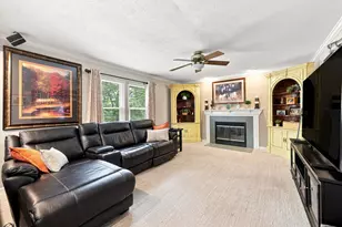 305 Farmcrest, North Fayette, PA 15071 - Photo 9