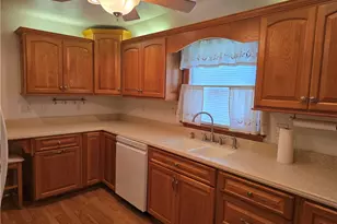 308 South Dr, Middlesex Township, PA 16059 - Photo 3