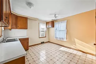 634 Spencer Ave, Sharon, PA 16146 - Photo 9