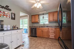 1135 O'Block Rd, Pittsburgh, PA 15239 - Photo 9