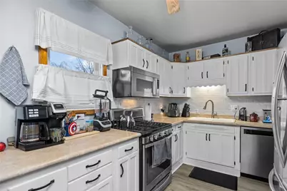 152 N Haft St, Houston, PA 15342 - Photo 5