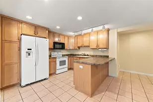 1010 Sunnyfield Ct, Penn Twp, PA 15636 - Photo 25