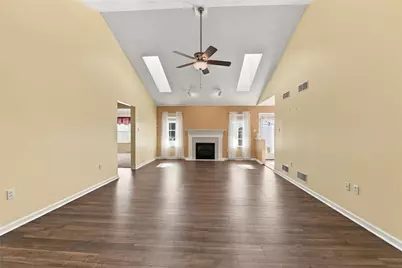 1010 Sunnyfield Ct, Penn Twp, PA 15636 - Photo 5