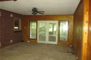 201 Banbury Ln, Harrison Township, PA 15065 - Photo 9