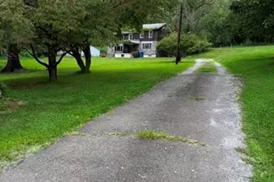 305 Repp Rd, Pittsburgh, PA 15068 - Photo 3