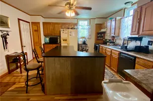 915 Main St, Derry Township, PA 15650 - Photo 11