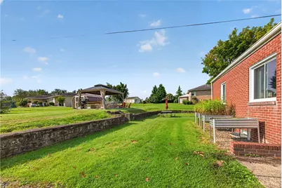 1005 Josephine St, Luzerne Township, PA 15417 - Photo 9