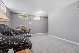 306 Delaney Dr, Pittsburgh, PA 15235 - Photo 13