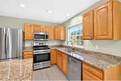 1811 Pioneer Dr, Pittsburgh, PA 15143 - Photo 13